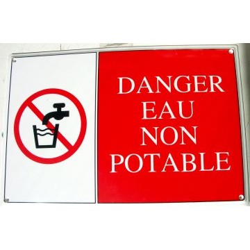 Panneau 300x200mm DANGER EAU NON POTABLE